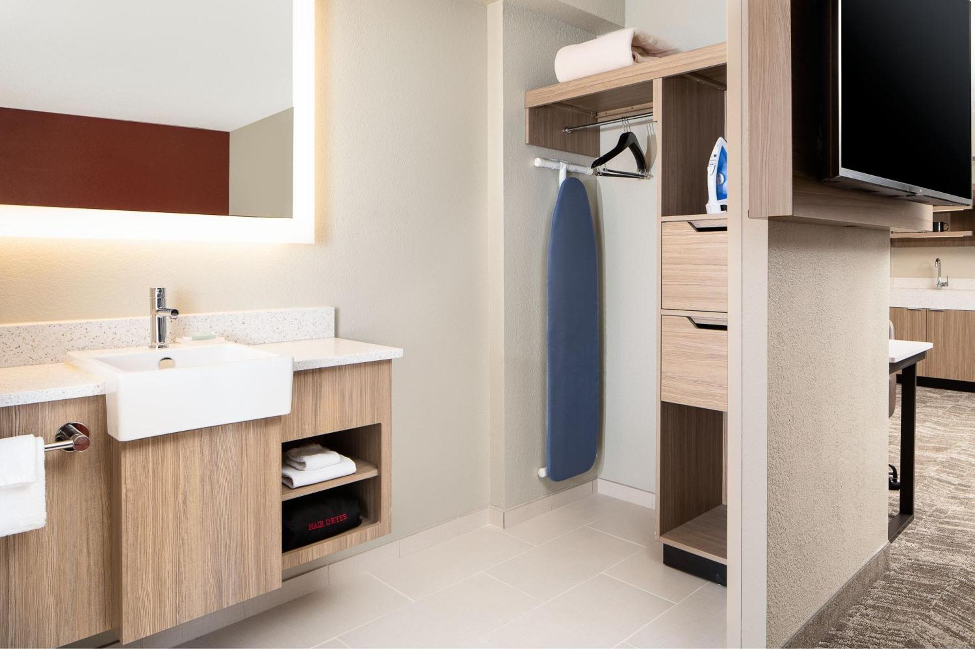Springhill Suites By Marriott Dallas Downtown / West End Экстерьер фото