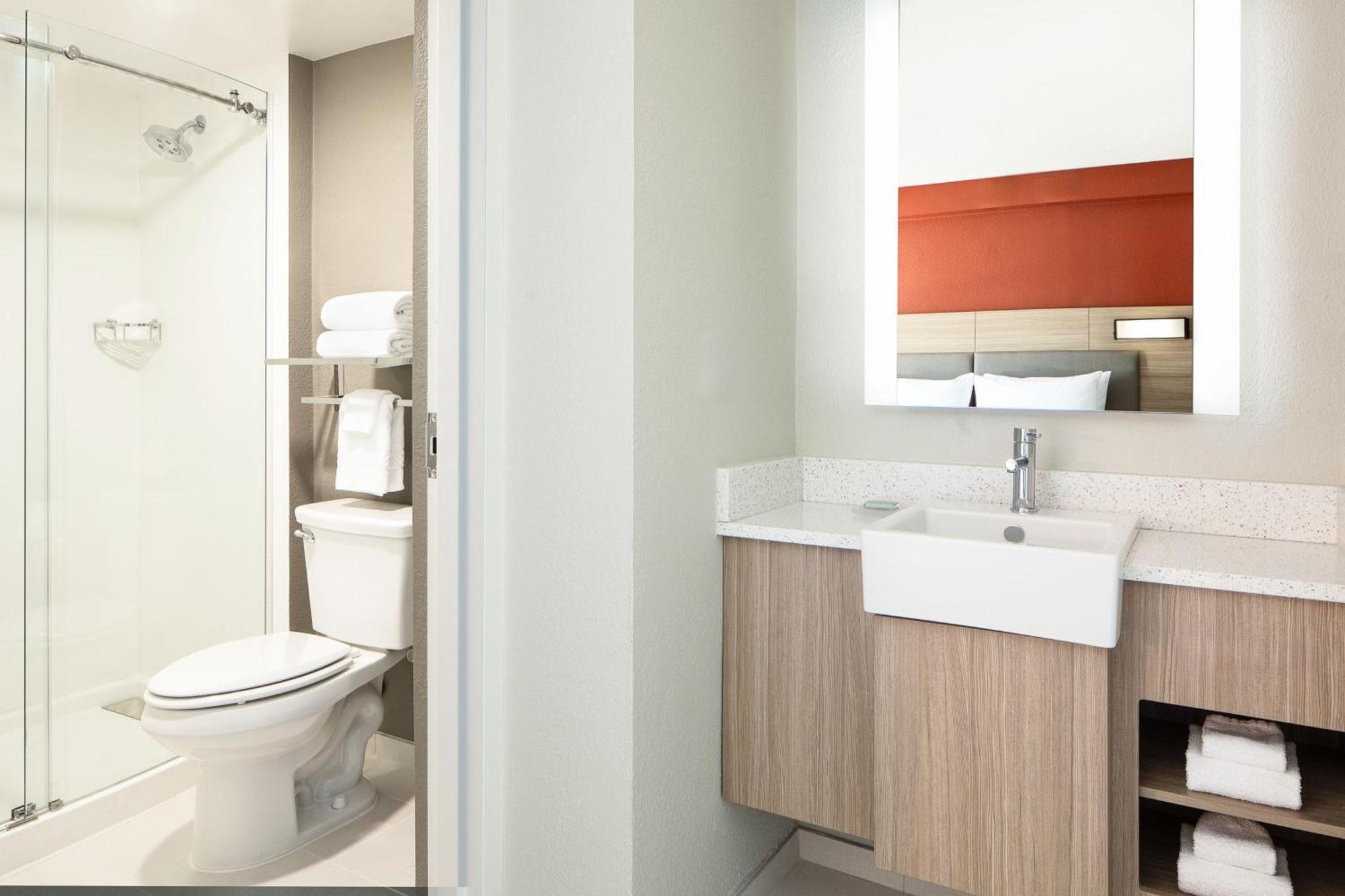 Springhill Suites By Marriott Dallas Downtown / West End Экстерьер фото