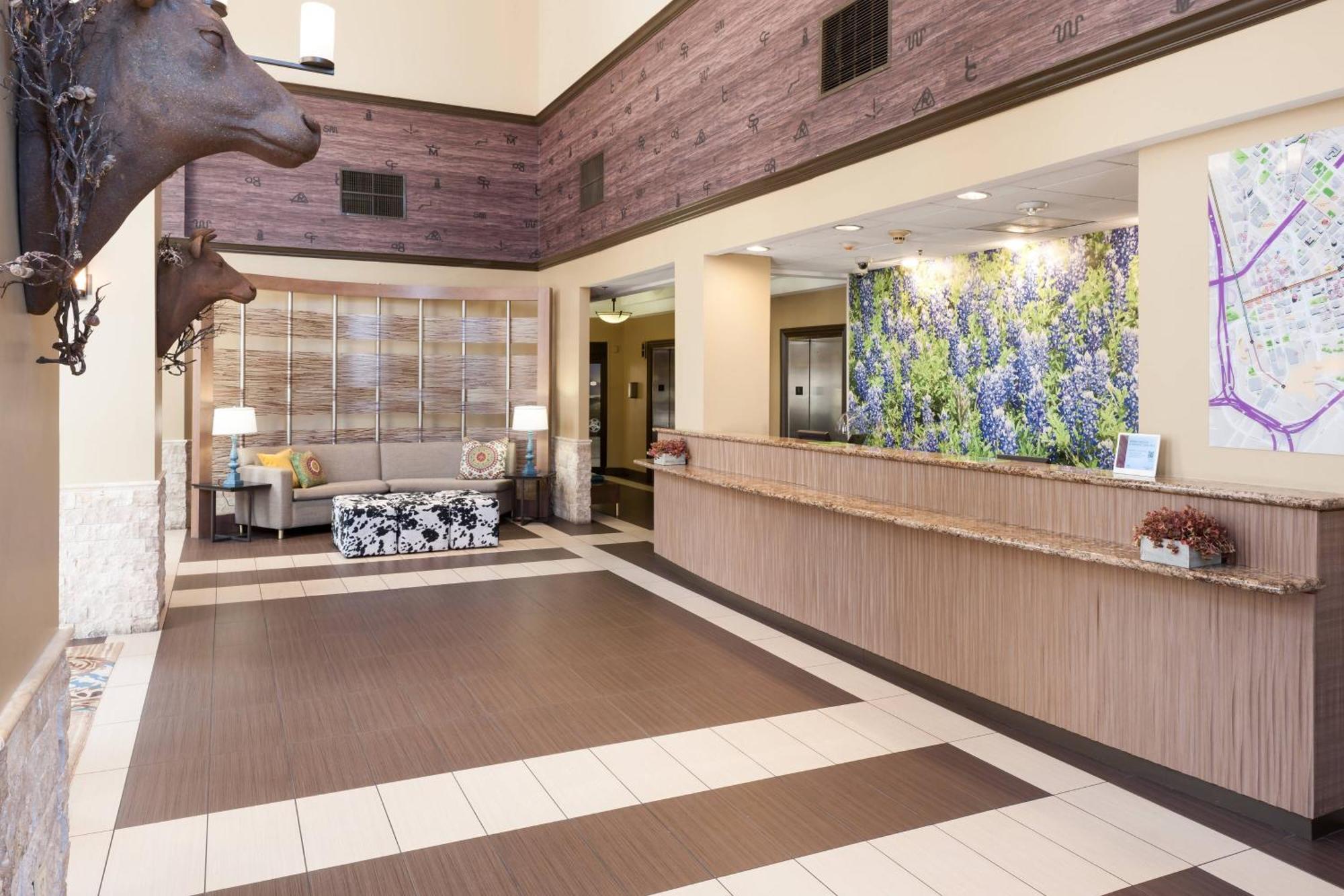Springhill Suites By Marriott Dallas Downtown / West End Экстерьер фото